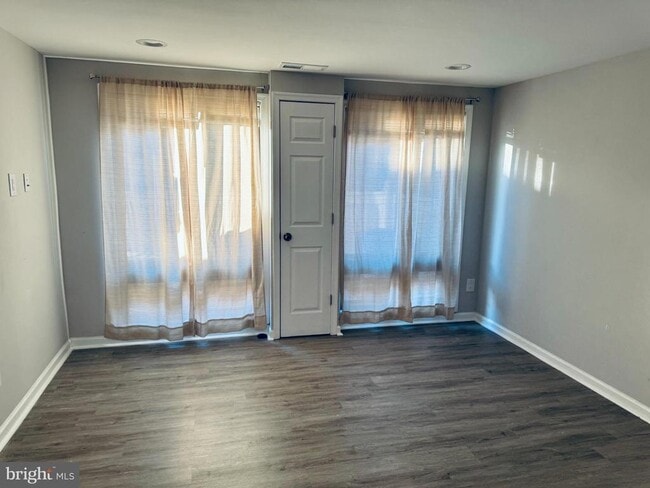 Building Photo - 9611 Brassie Way