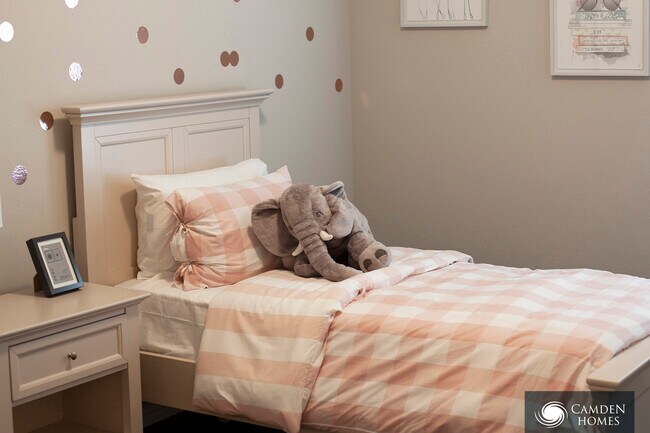 Building Photo - 10072 Melon Ave