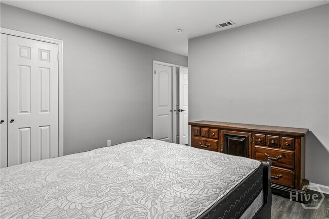 Building Photo - 140 Cumberland Ct