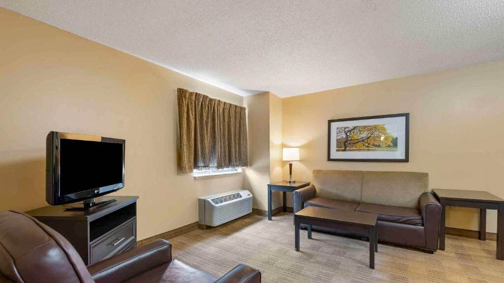 Building Photo - 9651 Seward Rd