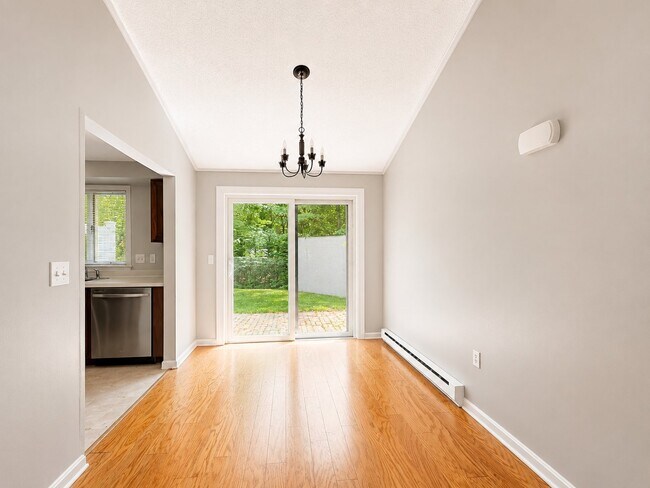 Building Photo - 9 Oakview Dr