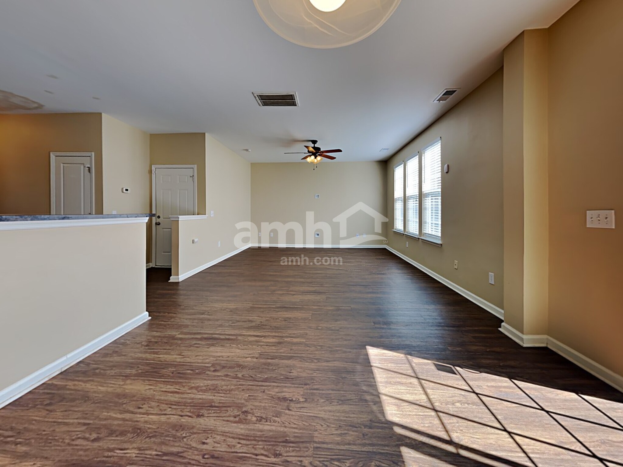 Building Photo - 577 English Oak Cir