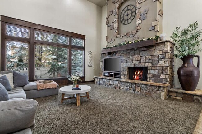 Building Photo - 5605 N Morpheus Pl
