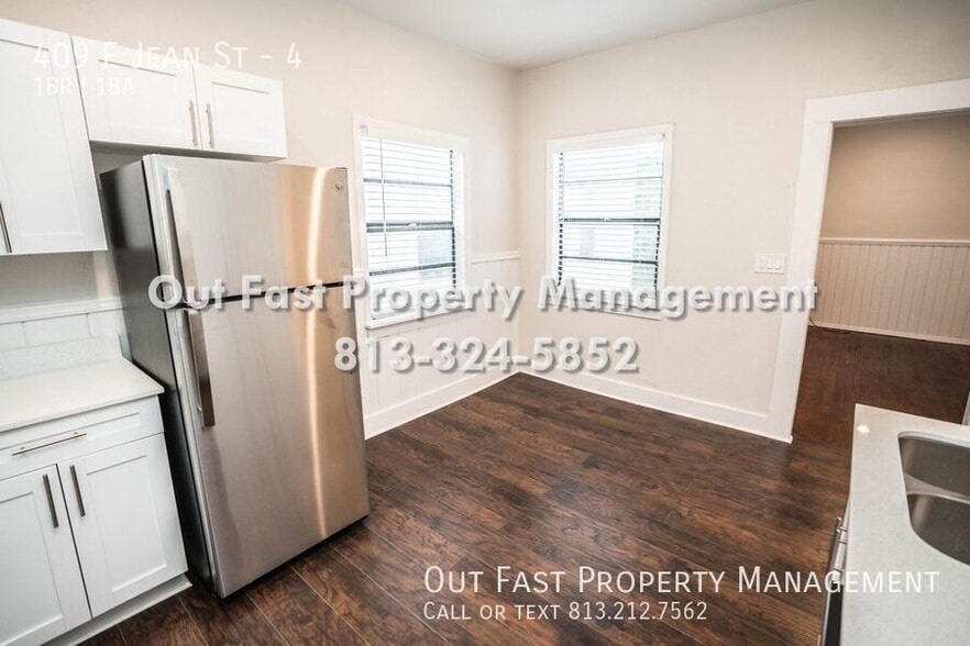 Building Photo - 409 E Jean St