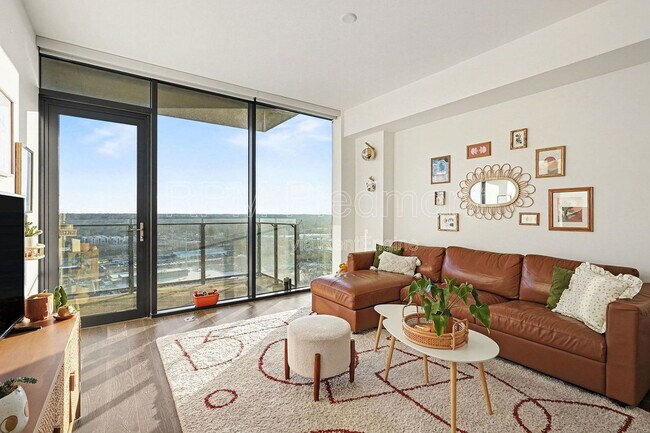 Building Photo - 788 West Marietta St NW