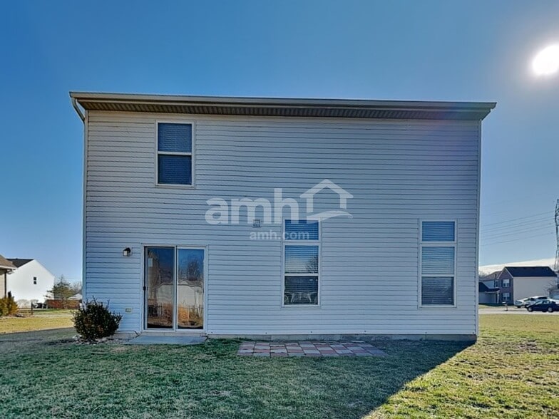 Building Photo - 71 Meadowcrest Dr