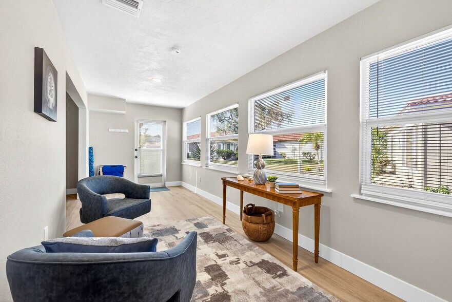 Building Photo - 153 Vista Hermosa Cir