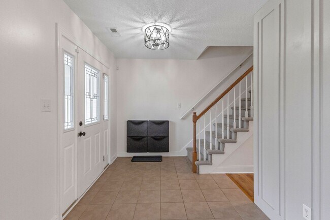 Building Photo - Farmhouse-Style Home Minutes from the Water | No HOA