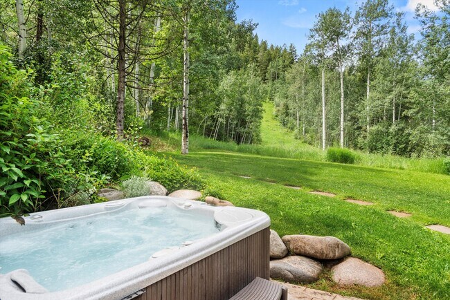 Building Photo - 289 Exhibition Ln