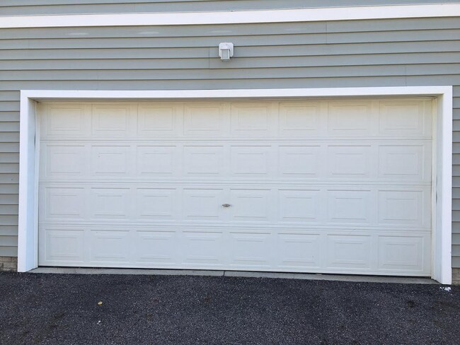 Building Photo - 5898 Winberry Creek Dr