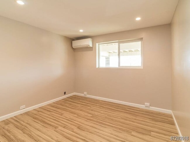 Building Photo - Moanalua Gardens 2BR/1.5Ba w/ 2 Parking
