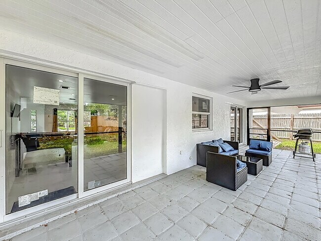 Building Photo - 635 Kingbird Cir