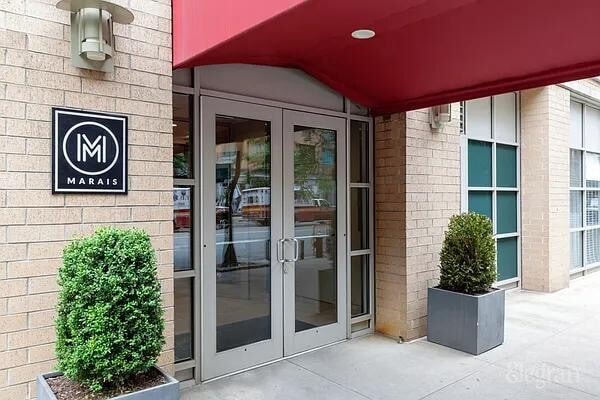 Building Photo - 520 W 23 St