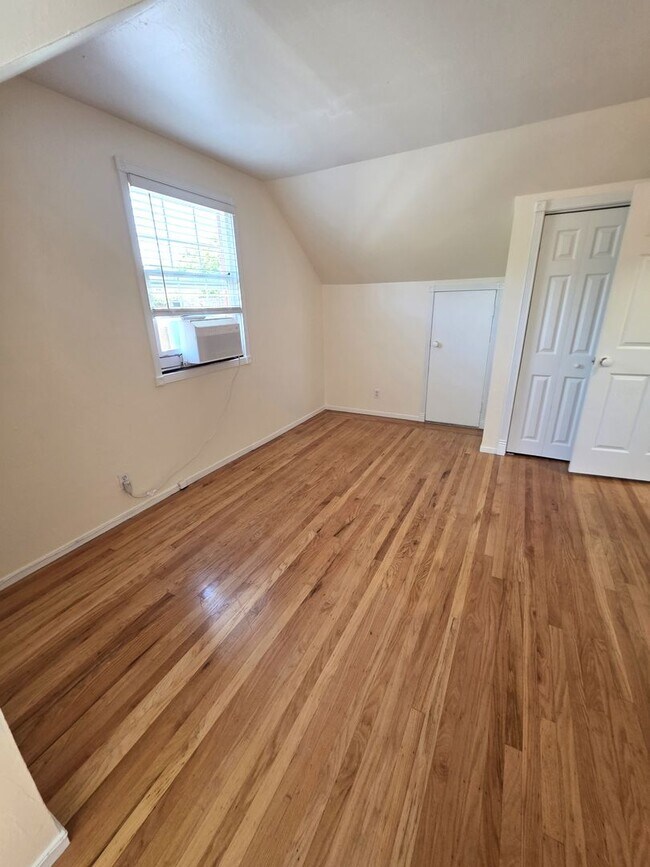 Building Photo - Endearing 4/2 Top of the Line Remodel in Concord's Canterbury Neighborhood