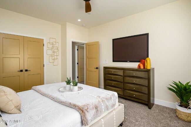 Building Photo - Exclusive Urban Sanctuary—Sophisticated Townhouse in Vibrant Phoenix