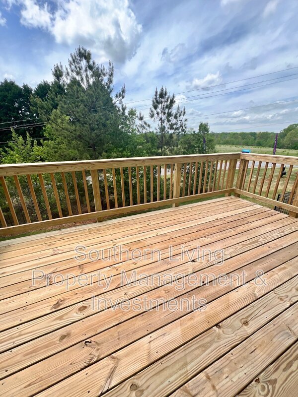 Building Photo - 6985 Waterstone Dr