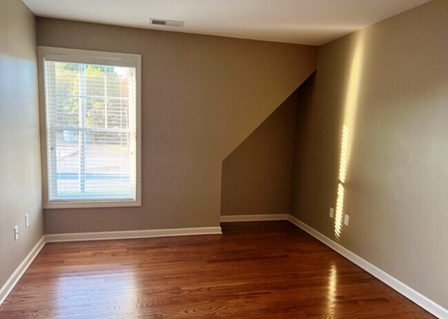 Building Photo - 67 W Main St