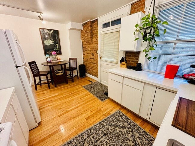 Building Photo - 703-705 City Park