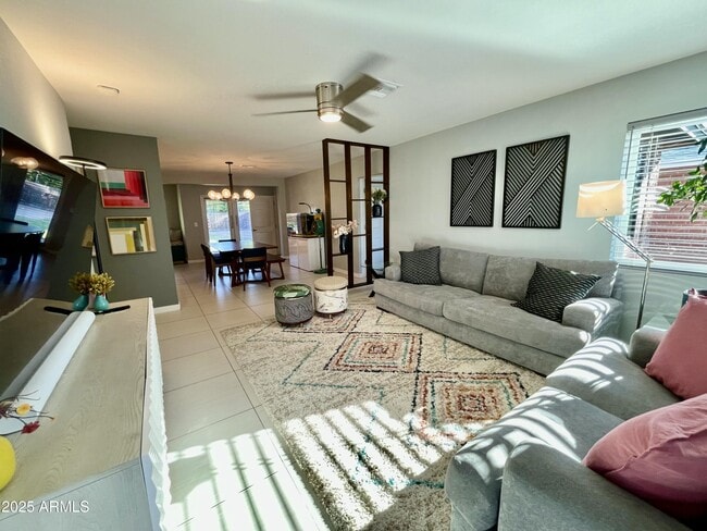 Building Photo - 1520 W Berridge Ln