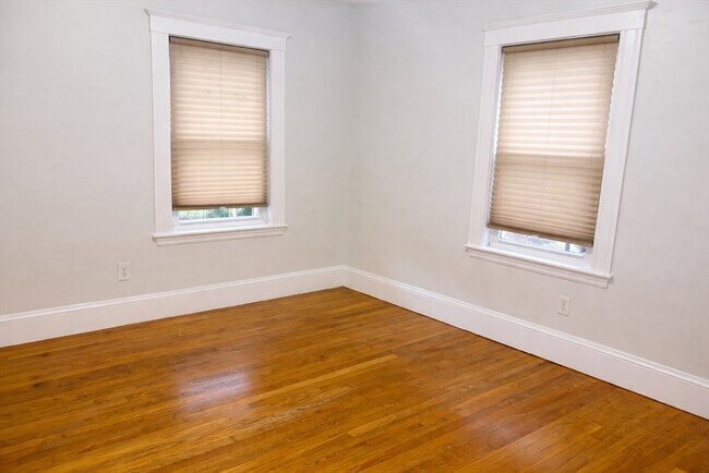 Building Photo - 14 Walter St