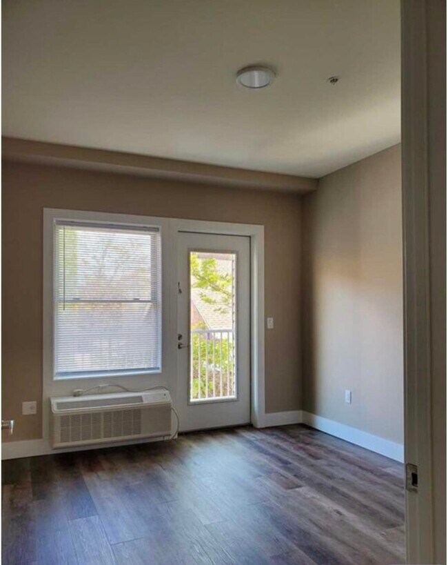 Building Photo - 545 39th St