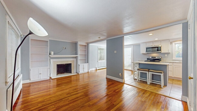 Building Photo - 72 Woodycrest Dr