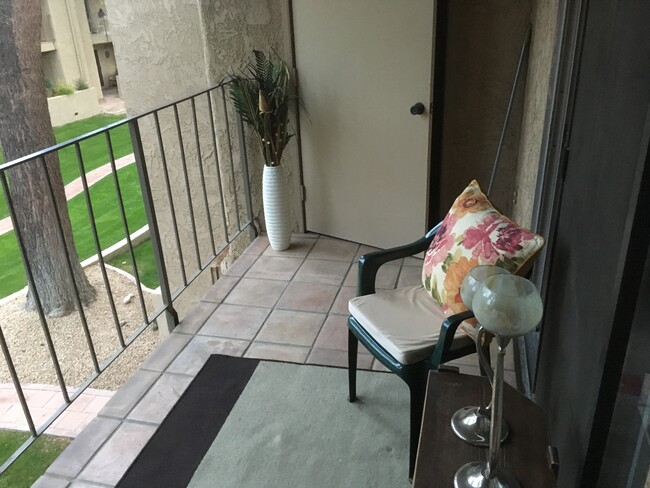 Balcony overlooks courtyard -quiet - 7436 E Chaparral Rd