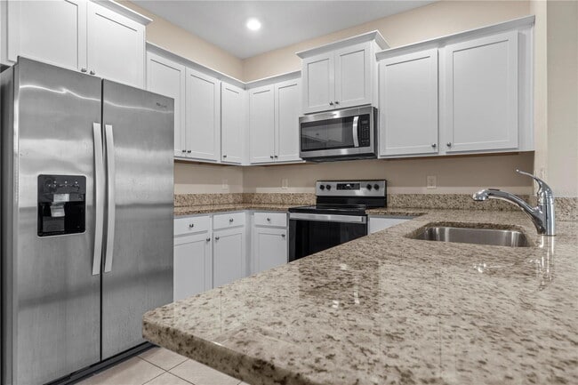 Building Photo - Enjoy all Wildwood has to offer, plus community amenities!