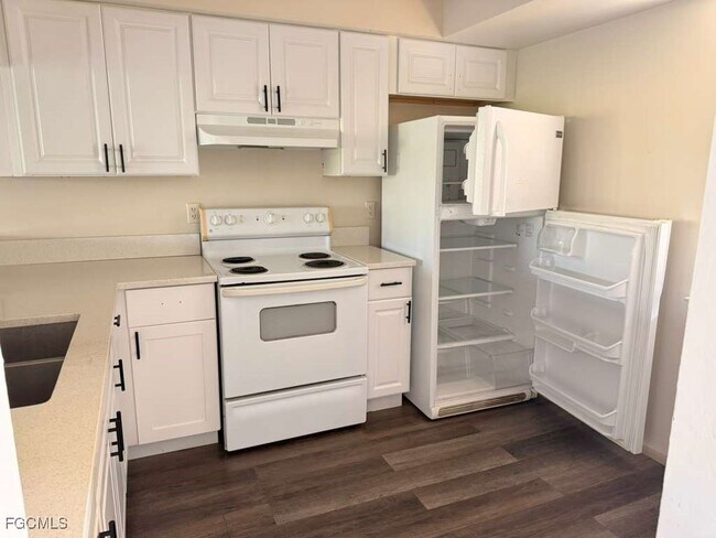 Building Photo - 1126 SE 8th St