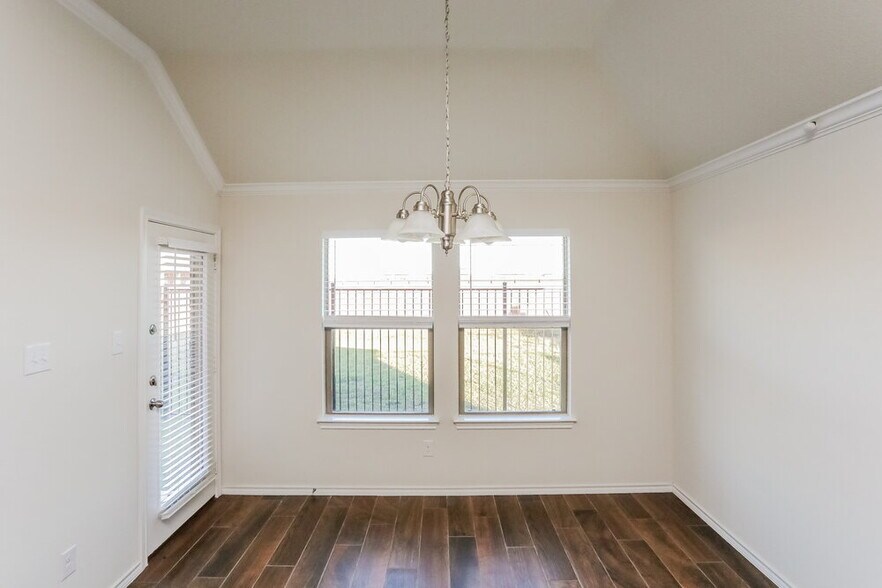 Building Photo - 605 Long Prairie Dr