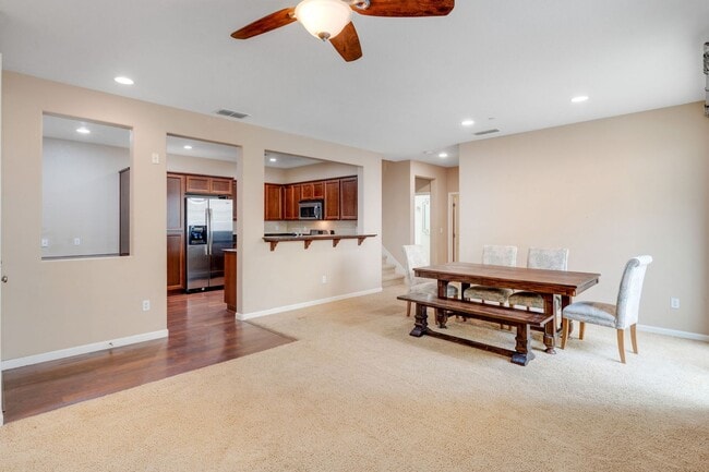 Building Photo - 3BR/3BA Folsom Condo with Fireplace + 2 Car Garage