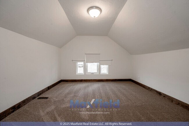 Building Photo - 712 S 900 E