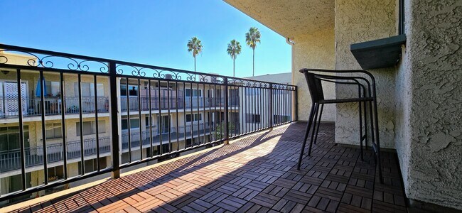 Building Photo - 277 Pleasant St