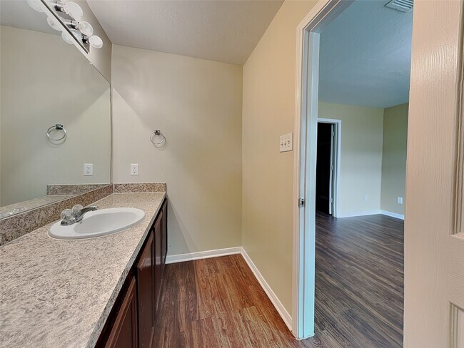 Building Photo - 22270 Queenbury Hills Dr