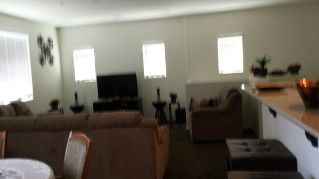 Building Photo - 2 bedroom /2 bath with a garage located in the  Popular Muirfield Village Townhomes