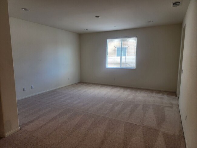 Building Photo - 36300 Golden Poppy Ln