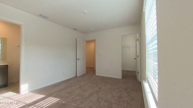 Building Photo - 162 BEACH PALM Ct