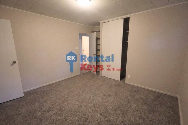 Building Photo - 2101 Waggoner Ave