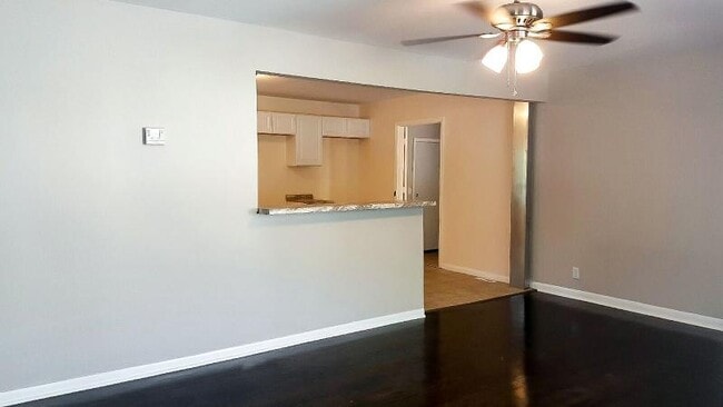 Building Photo - 2808 S 24th St