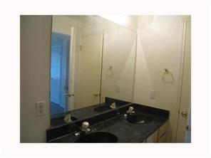 Building Photo - 1610 Parkwood Dr