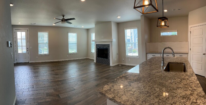 Building Photo - 1735 W Whitney Ln