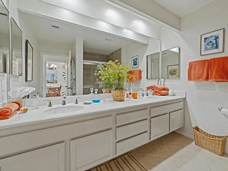 Master Bath - 189 Winterhaven Cir