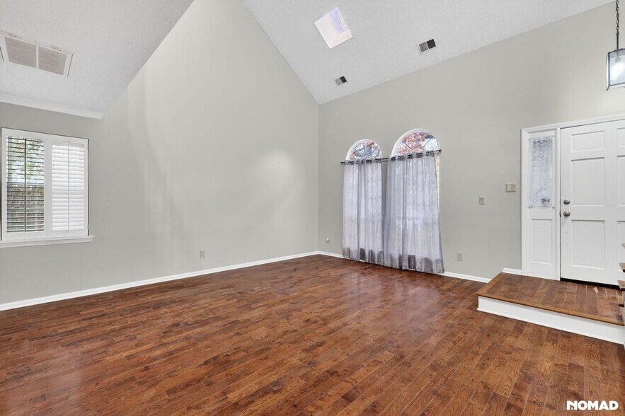 Building Photo - 9915 Lottie Ln