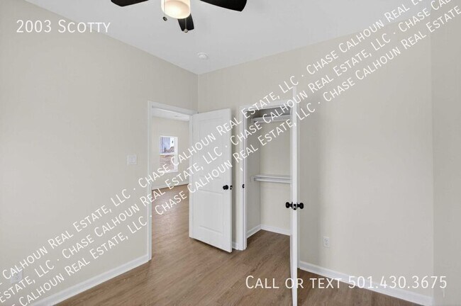 Building Photo - 2003 Scotty-