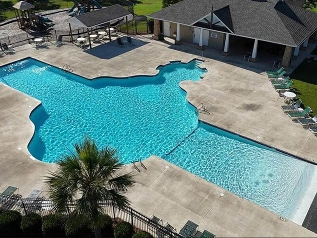 Building Photo - 450 Laurel Mist Ln