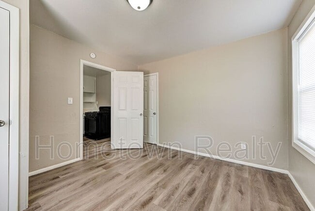 Building Photo - 1409 SE 41st St