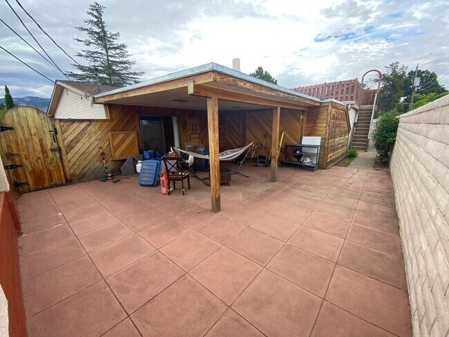 Building Photo - Beautiful 3 Bedroom Home in NE Albuquerque
