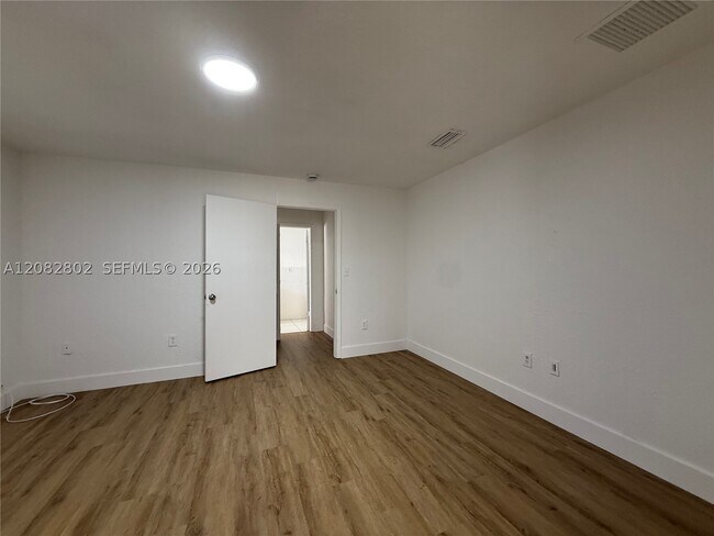 Building Photo - 15741 NW 40th Ct