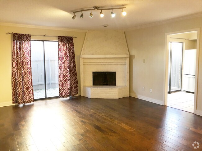 Living Room - 3100 Fairfield Ave