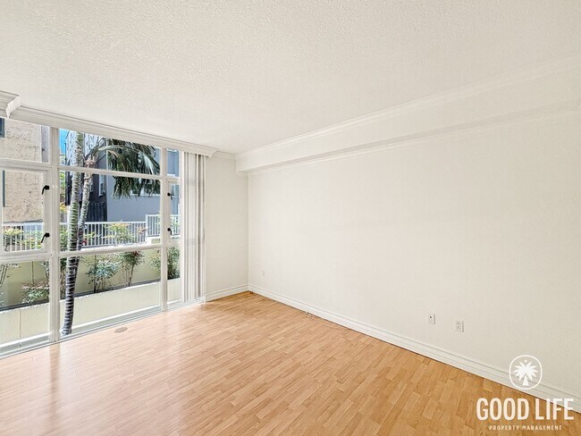 Building Photo - STUNNING 2 BED/2 BATH CONDO AVAILABLE IN THE DISCOVERY BUILDING IN CORTEZ HILL!